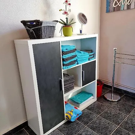 Gastezimmer - Nahe A72 - Ruhige Lage - Parkplatz Apartment *